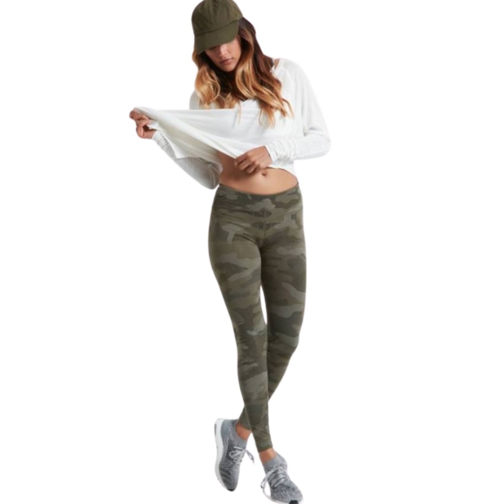 NWT Hard Tail Camo Legging - AXS